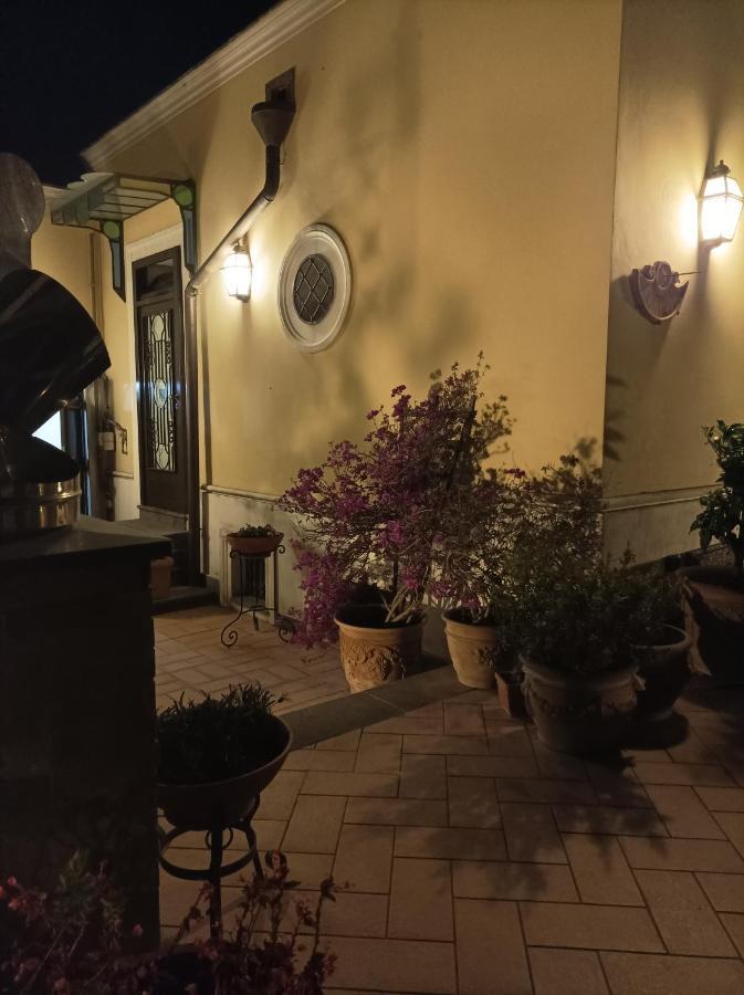 Bed and Breakfast Il Portoncino Nápoles Exterior foto