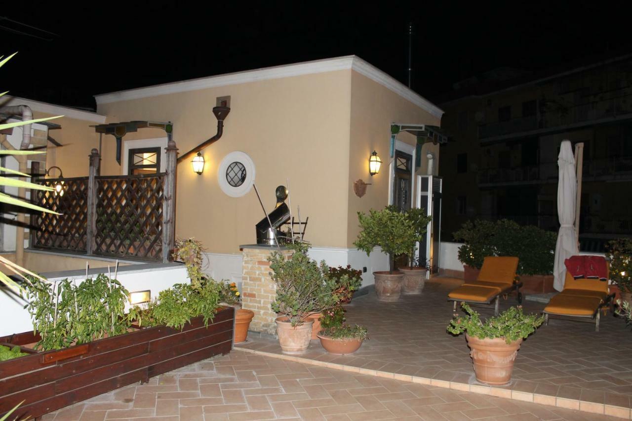 Bed and Breakfast Il Portoncino Nápoles Exterior foto